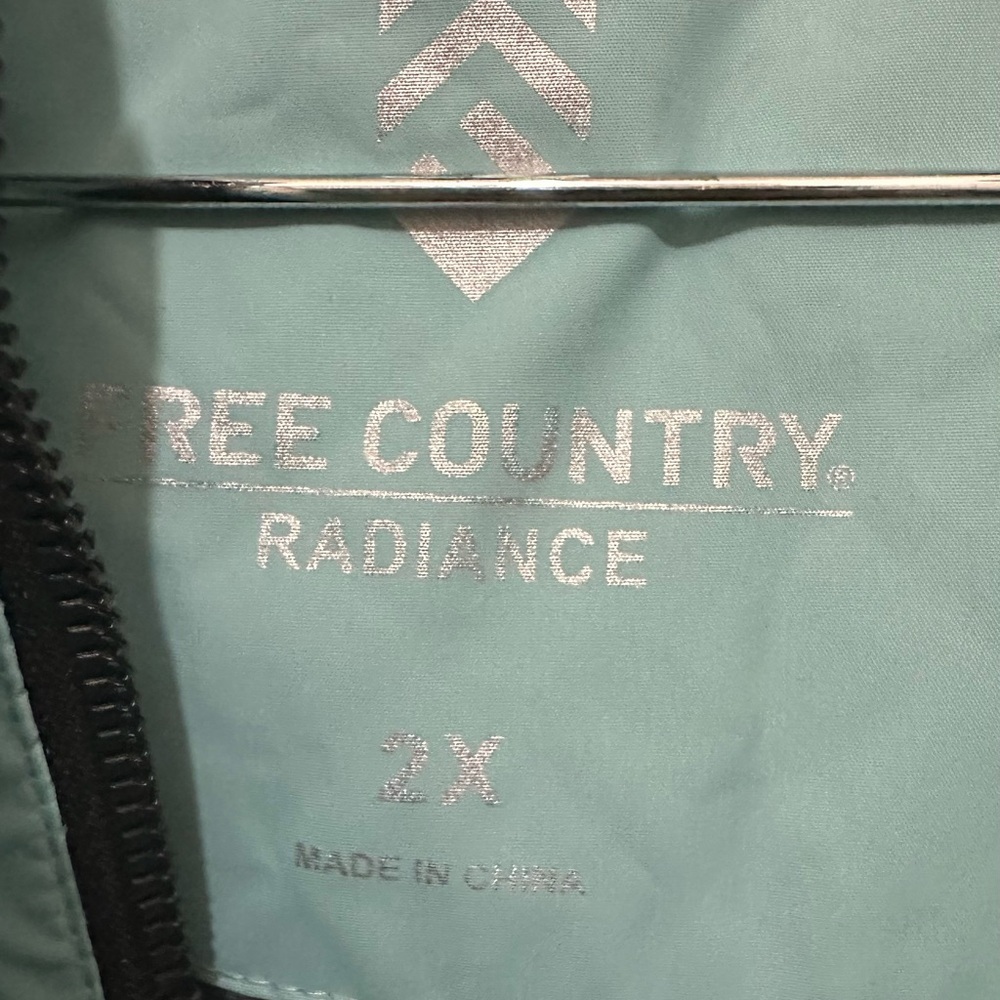 090 Free Country | EUC Women’s Hooded Water-Resistant Jacket (size 2XL) - Picture 7 of 16